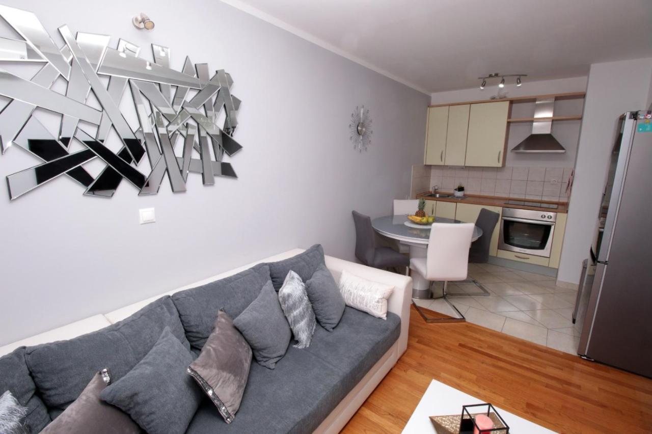 Apartman *Sanja* Omis Apartment Exterior photo