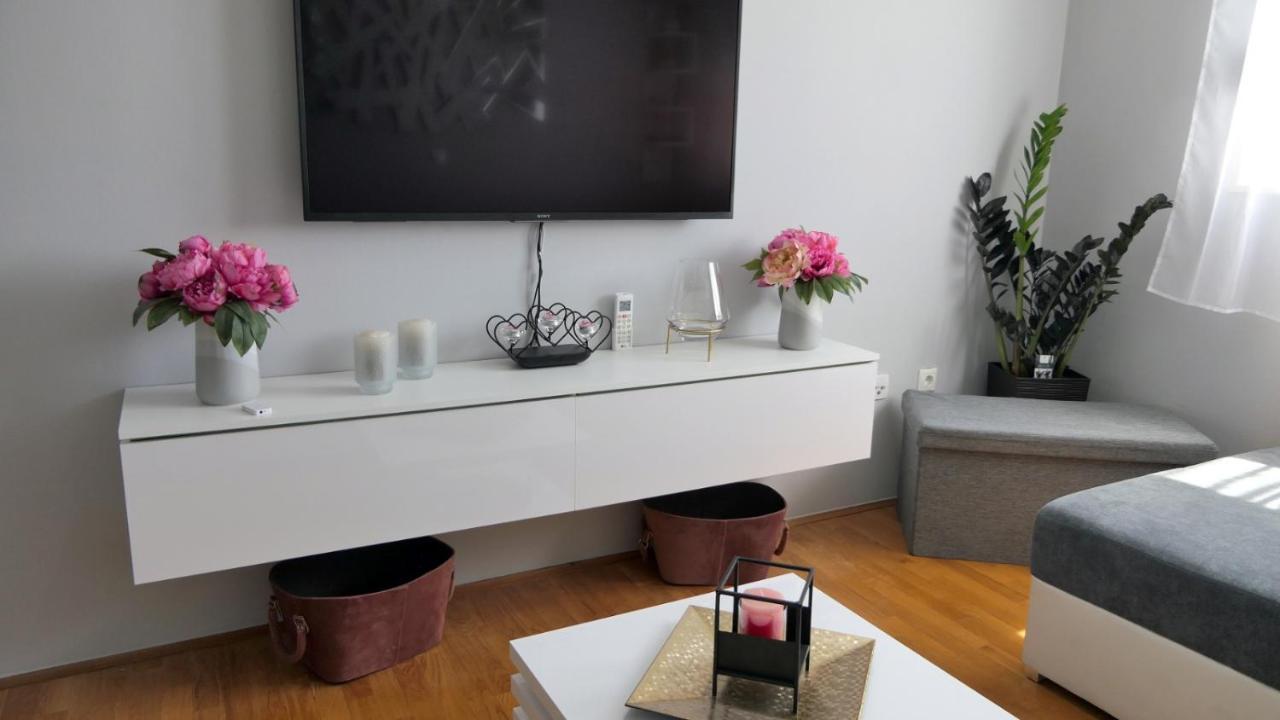 Apartman *Sanja* Omis Apartment Exterior photo