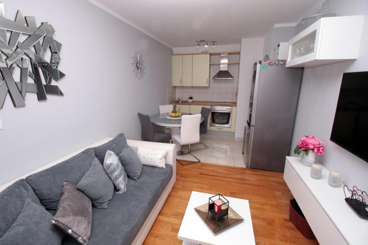 Apartman *Sanja* Omis Apartment Exterior photo